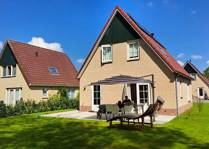 Luxe wellnesshuis Drenthe met sauna, whirlpool en omheinde tuin VP048