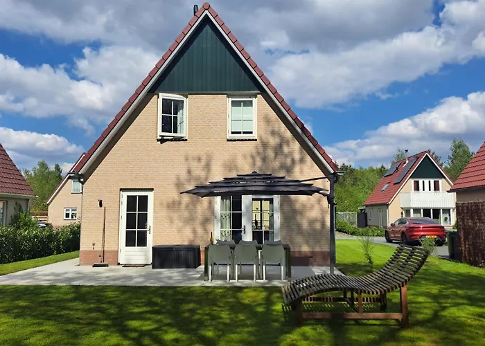 Luxe wellnesshuis Drenthe met sauna, whirlpool en omheinde tuin VP048